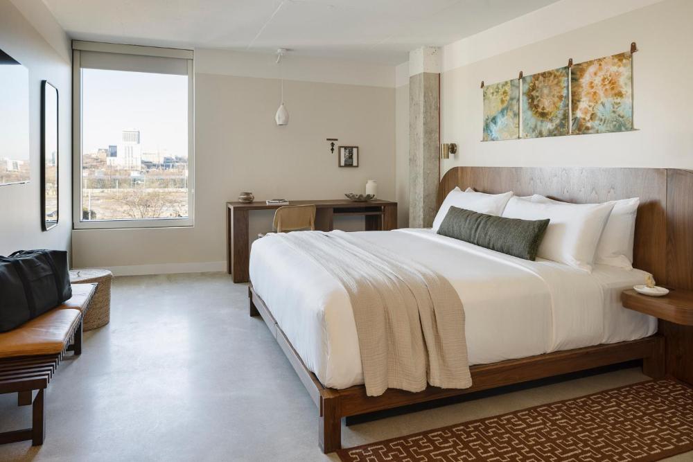 Deluxe King Room interior